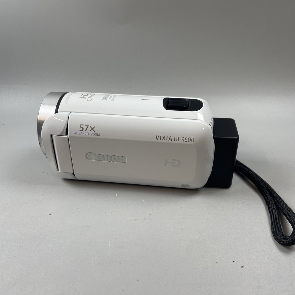 Canon VIXIA HF R600 High Definition Digital Camcorder (White)